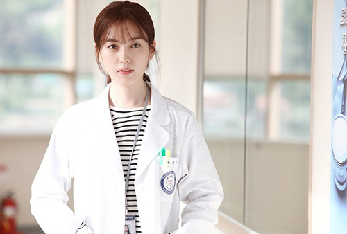 Một người đàn ông biết thông cảm cần cho cô gái ngành y