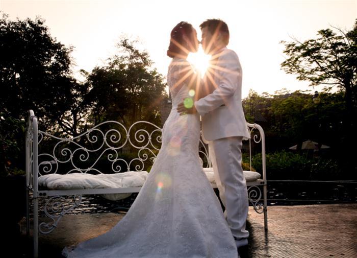 Mối tình đẹp tựa như cổ tích của nàng Điều dưỡng viên